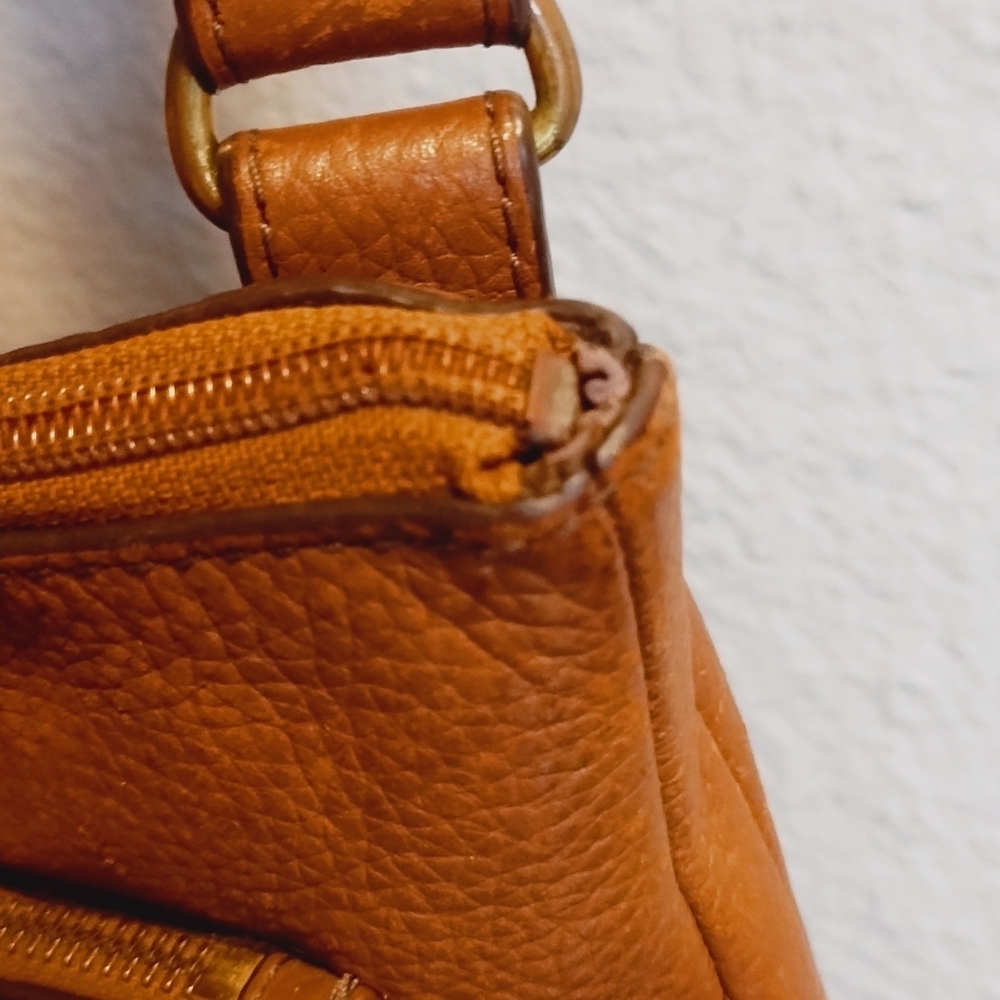 Fossil Brown Leather Crossbody Pebble Bag - Picture 5 of 16